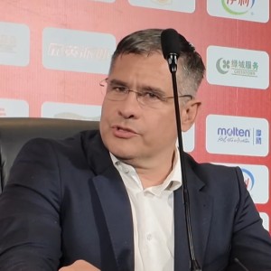 华体会体育官方网站-男篮2将打服FMP俱乐部主帅！发布会公开招募：希望徐昕王俊杰能来